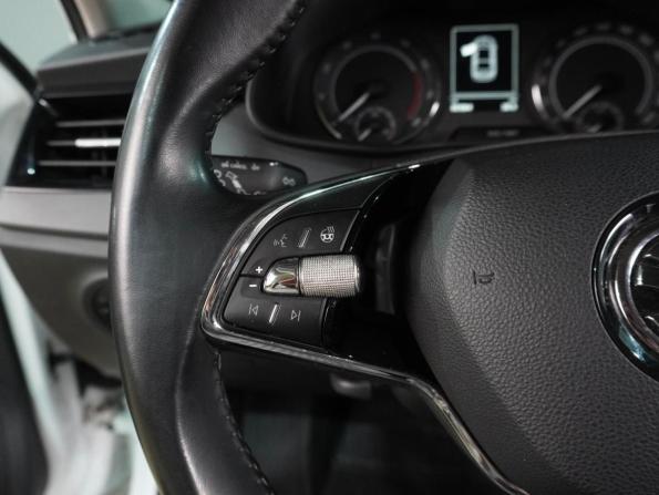 Skoda Rapid II с пробегом 2020 года, цена 1 679 000 рублей, 80984 км, лифтбек, Автокод Объявления