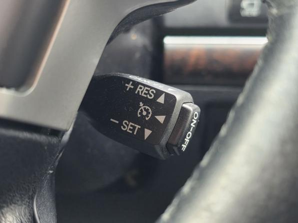 Toyota Land Cruiser 200 Series Рестайлинг 1 с пробегом 2012 года, цена 3 300 000 рублей, 270890 км, внедорожник, Автокод Объявления