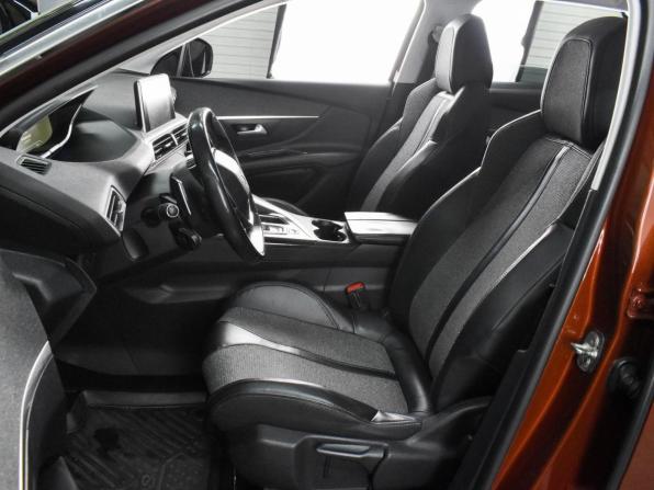 Peugeot 3008 II с пробегом 2017 года, цена 1 700 000 рублей, 186146 км, внедорожник, Автокод Объявления
