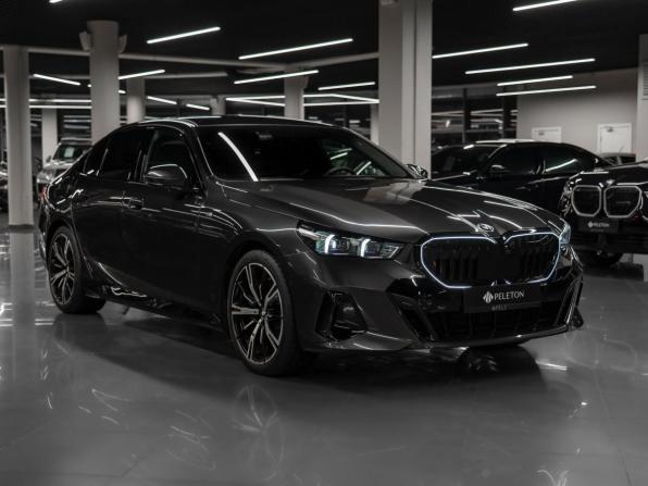 BMW 5 серии VIII (G60/G61/G68) с пробегом 2024 года, цена 8 950 000 рублей, 17793 км, седан, Автокод Объявления