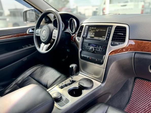 Jeep Grand Cherokee IV (WK2) с пробегом 2012 года, цена 2 100 000 рублей, 222301 км, внедорожник, Автокод Объявления
