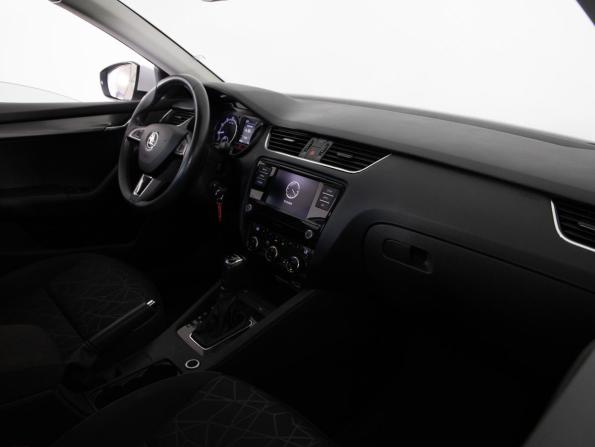 Skoda Octavia III (A7) Рестайлинг с пробегом 2018 года, цена 1 599 000 рублей, 87000 км, лифтбек, Автокод Объявления