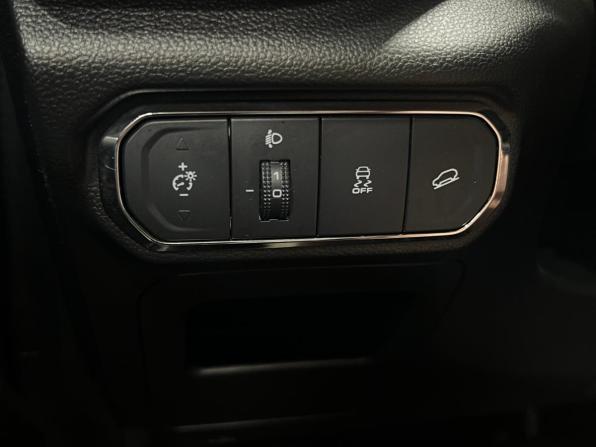 Haval Jolion I Рестайлинг с пробегом 2024 года, цена 1 835 000 рублей, 83702 км, внедорожник, Автокод Объявления