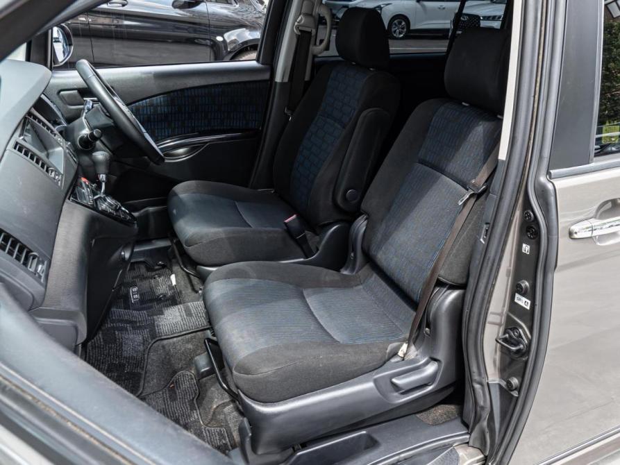 Toyota ISis I Рестайлинг Краснодар  - изображение 8