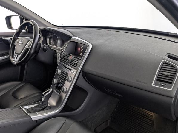 Volvo XC60 I Рестайлинг с пробегом 2017 года, цена 2 400 000 рублей, 160056 км, внедорожник, Автокод Объявления
