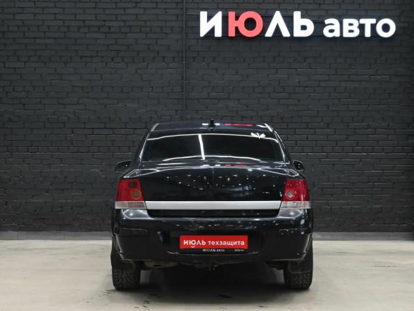 Opel Astra H Рестайлинг с пробегом 2011 года, цена 600 000 рублей, 212372 км, седан, Автокод Объявления