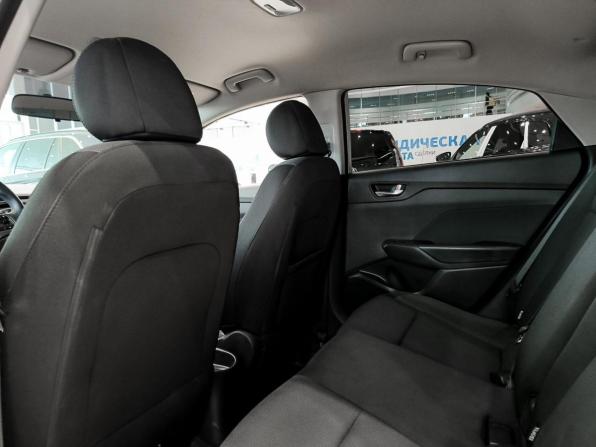 Hyundai Solaris II с пробегом 2017 года, цена 1 050 000 рублей, 101415 км, седан, Автокод Объявления