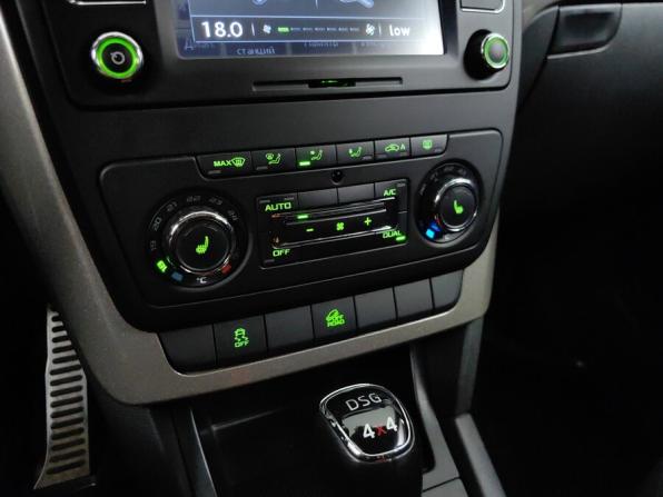 Skoda Yeti I Рестайлинг с пробегом 2014 года, цена 1 495 000 рублей, 118000 км, внедорожник, Автокод Объявления