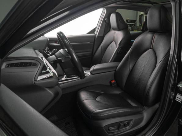 Toyota Camry VIII (XV70) Рестайлинг с пробегом 2023 года, цена 3 549 000 рублей, 32933 км, седан, Автокод Объявления