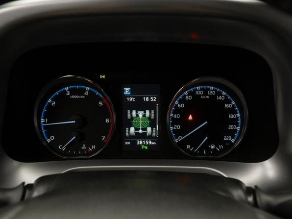 Toyota RAV4 IV (XA40) Рестайлинг с пробегом 2018 года, цена 2 850 000 рублей, 38000 км, внедорожник, Автокод Объявления