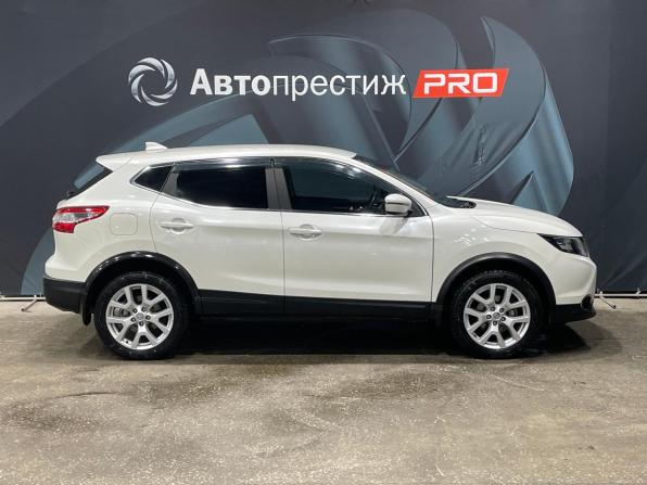 Nissan Qashqai II с пробегом 2017 года, цена 1 850 000 рублей, 104894 км, внедорожник, Автокод Объявления