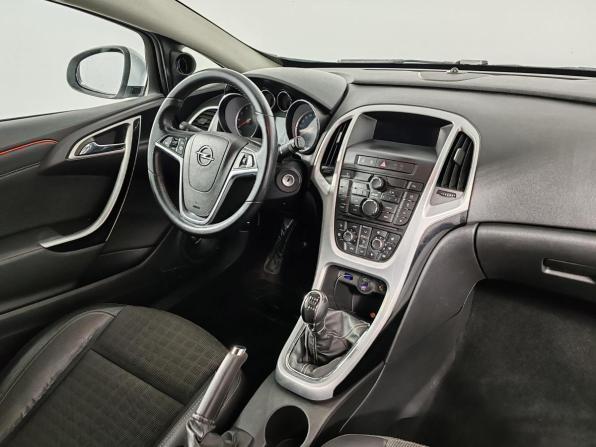 Opel Astra J Рестайлинг с пробегом 2011 года, цена 879 000 рублей, 173132 км, хэтчбек, Автокод Объявления