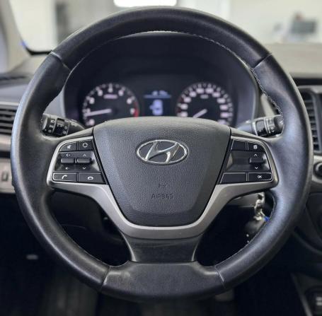 Hyundai Solaris II с пробегом 2017 года, цена 1 099 000 рублей, 98000 км, седан, Автокод Объявления