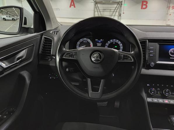 Skoda Karoq I с пробегом 2020 года, цена 2 149 000 рублей, 131671 км, внедорожник, Автокод Объявления