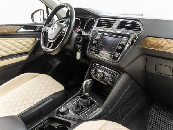 Volkswagen Tiguan II с пробегом 2017 года, цена 2 588 000 рублей, 108448 км, внедорожник, Автокод Объявления