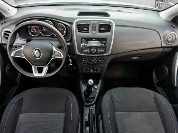 Renault Logan II Рестайлинг с пробегом 2019 года, цена 1 349 000 рублей, 53241 км, седан, Автокод Объявления