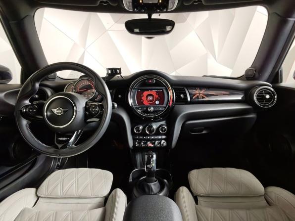 Mini Hatch III (F55/F56) Рестайлинг с пробегом 2020 года, цена 2 793 000 рублей, 59495 км, хэтчбек, Автокод Объявления