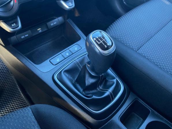 Kia Rio IV Рестайлинг с пробегом 2020 года, цена 1 089 000 рублей, 212406 км, седан, Автокод Объявления