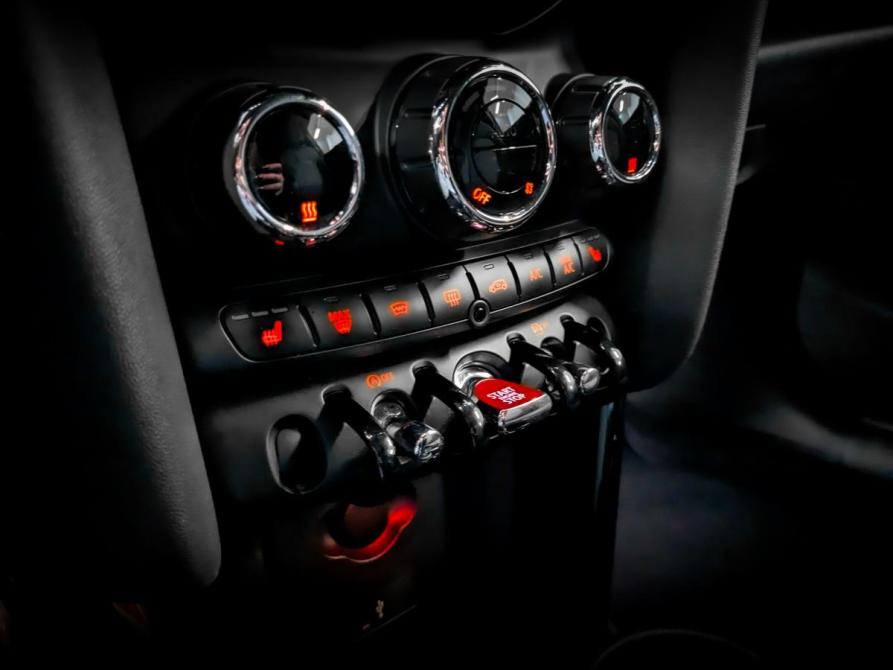 Mini Hatch III (F55/F56) Рестайлинг Москва  - изображение 25