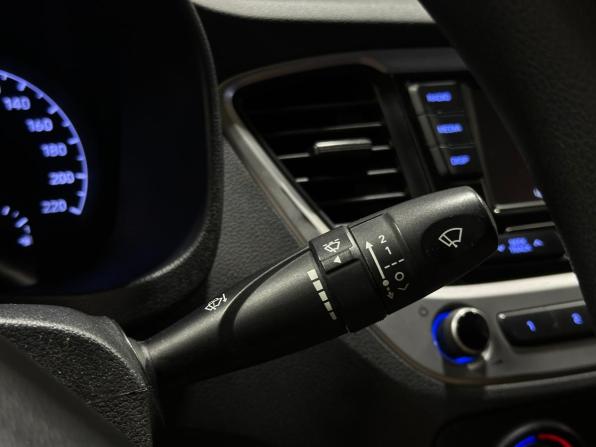 Hyundai Solaris II с пробегом 2017 года, цена 1 051 000 рублей, 209163 км, седан, Автокод Объявления