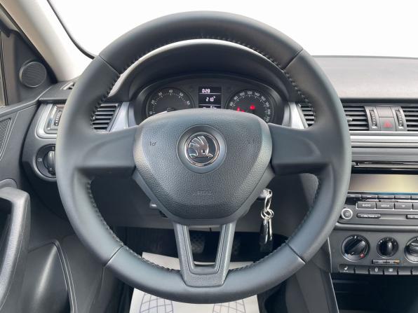 Skoda Rapid I с пробегом 2014 года, цена 920 000 рублей, 185517 км, лифтбек, Автокод Объявления