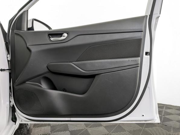 Hyundai Solaris II Рестайлинг с пробегом 2022 года, цена 1 565 000 рублей, 104513 км, седан, Автокод Объявления