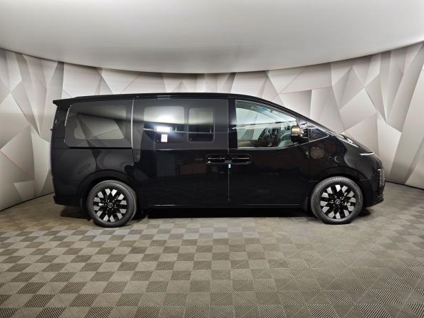 Hyundai Staria I с пробегом 2025 года, цена 8 760 000 рублей, 2864 км, минивэн, Автокод Объявления