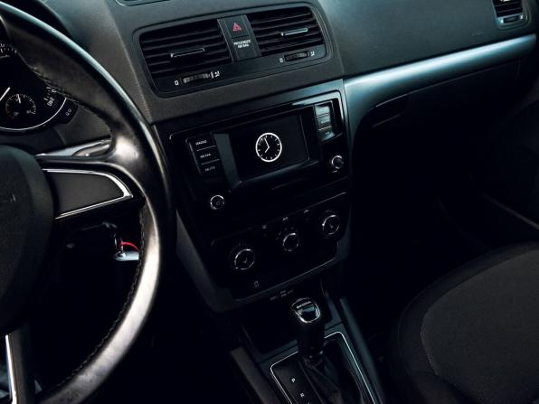 Skoda Yeti I Рестайлинг с пробегом 2017 года, цена 1 409 000 рублей, 172000 км, внедорожник, Автокод Объявления