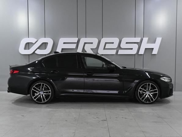 BMW 5 серии VII (G30/G31/G38) Рестайлинг с пробегом 2021 года, цена 4 099 000 рублей, 118748 км, седан, Автокод Объявления