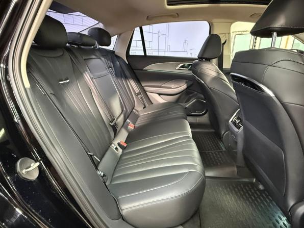 Hongqi H5 II с пробегом 2023 года, цена 2 800 000 рублей, 72600 км, седан, Автокод Объявления