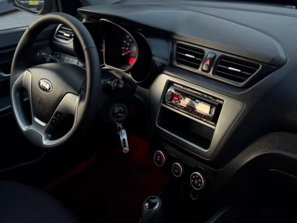 Kia Rio III Рестайлинг с пробегом 2015 года, цена 899 000 рублей, 189247 км, седан, Автокод Объявления