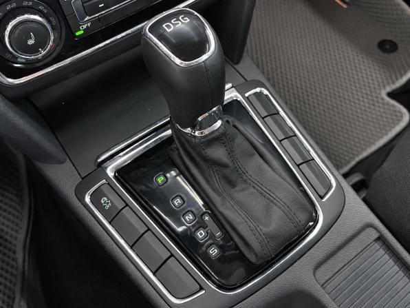 Skoda Superb II Рестайлинг с пробегом 2014 года, цена 1 299 000 рублей, 221781 км, лифтбек, Автокод Объявления