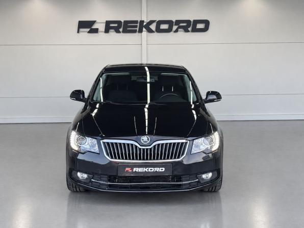 Skoda Superb II Рестайлинг с пробегом 2014 года, цена 1 599 000 рублей, 134000 км, лифтбек, Автокод Объявления