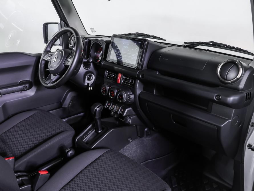 Suzuki Jimny IV Москва  - изображение 10