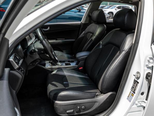 Kia Optima IV Рестайлинг с пробегом 2018 года, цена 2 299 000 рублей, 33752 км, седан, Автокод Объявления