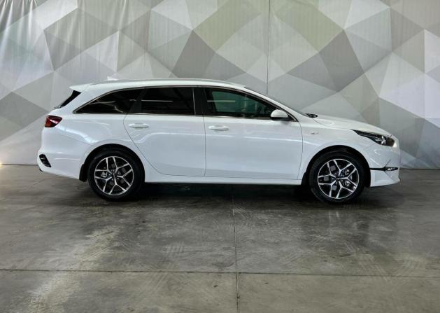 Kia Ceed III Рестайлинг с пробегом 2024 года, цена 2 850 000 рублей, 1612 км, универсал, Автокод Объявления