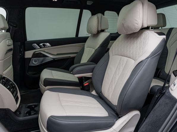 BMW X7 I (G07) Рестайлинг с пробегом 2025 года, цена 14 990 000 рублей, 13456 км, внедорожник, Автокод Объявления