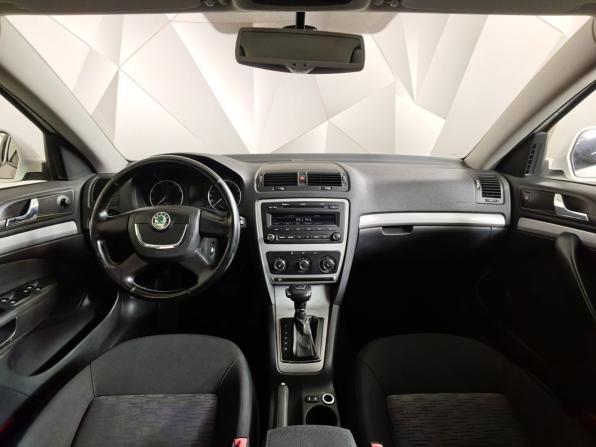 Skoda Octavia II (A5) Рестайлинг с пробегом 2013 года, цена 697 000 рублей, 251929 км, лифтбек, Автокод Объявления