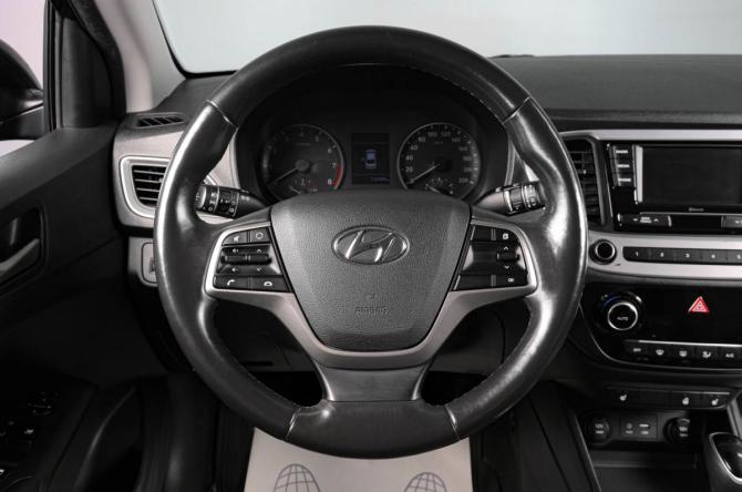 Hyundai Solaris II с пробегом 2017 года, цена 1 299 000 рублей, 116985 км, седан, Автокод Объявления