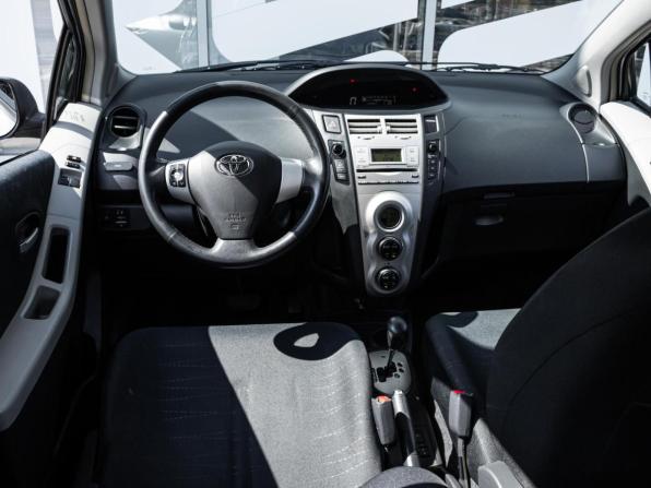 Toyota Yaris II с пробегом 2006 года, цена 776 000 рублей, 135947 км, хэтчбек, Автокод Объявления