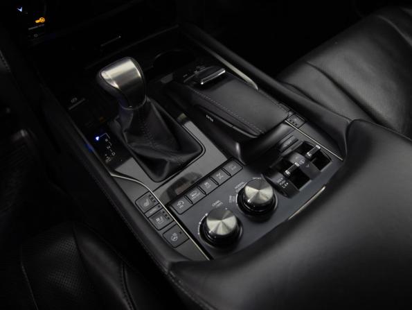 Lexus LX III Рестайлинг 2 с пробегом 2016 года, цена 5 999 000 рублей, 171742 км, внедорожник, Автокод Объявления