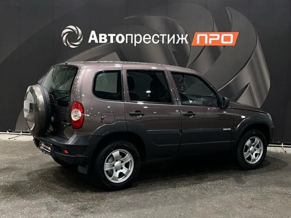 Chevrolet Niva I Рестайлинг с пробегом 2017 года, цена 700 000 рублей, 184178 км, внедорожник, Автокод Объявления