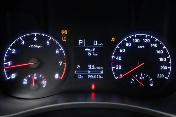 Hyundai Solaris II с пробегом 2017 года, цена 879 000 рублей, 145266 км, седан, Автокод Объявления