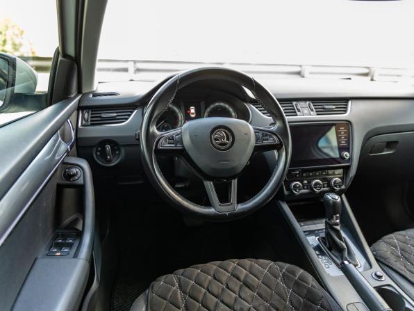 Skoda Octavia III (A7) Рестайлинг с пробегом 2018 года, цена 2 098 000 рублей, 104227 км, лифтбек, Автокод Объявления