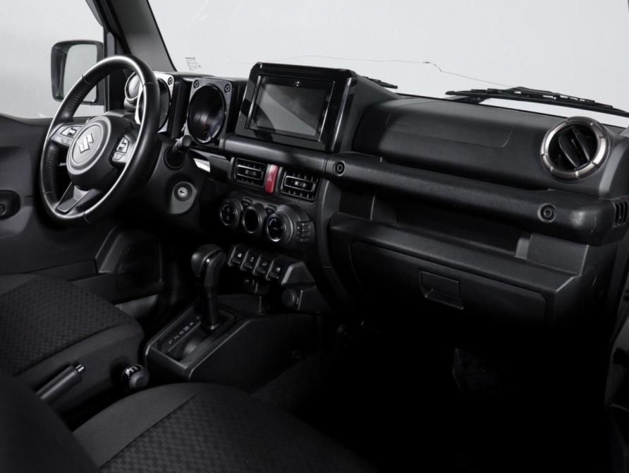 Suzuki Jimny IV Москва  - изображение 9