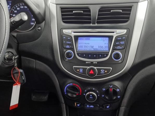 Hyundai Solaris I с пробегом 2011 года, цена 639 000 рублей, 171561 км, хэтчбек, Автокод Объявления