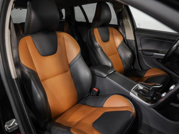 Volvo V60 Cross Country I с пробегом 2015 года, цена 1 949 000 рублей, 197115 км, универсал, Автокод Объявления