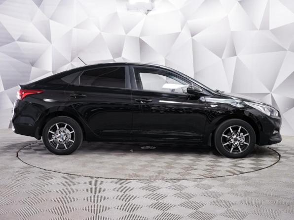 Hyundai Solaris II с пробегом 2018 года, цена 1 080 000 рублей, 160500 км, седан, Автокод Объявления