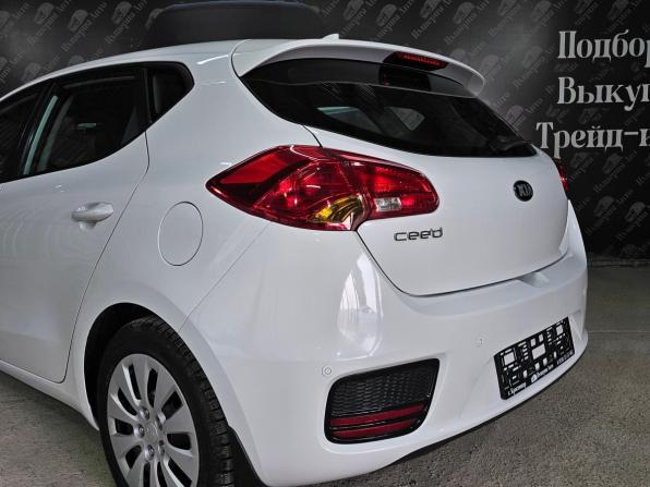 Kia Ceed II Рестайлинг с пробегом 2017 года, цена 1 245 000 рублей, 117159 км, хэтчбек, Автокод Объявления