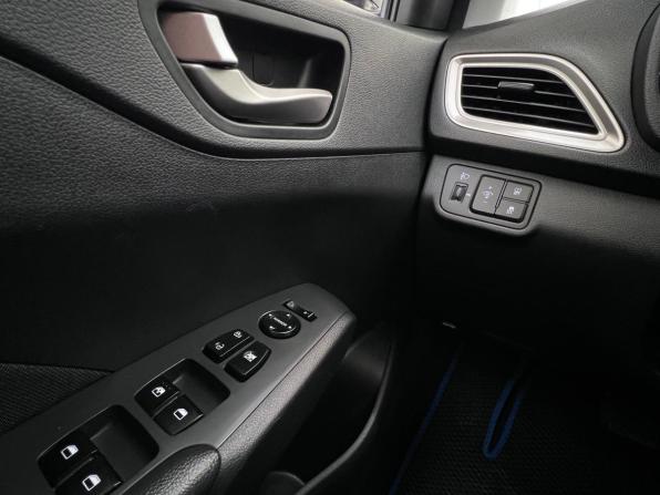 Hyundai Solaris II с пробегом 2020 года, цена 1 330 000 рублей, 150533 км, седан, Автокод Объявления